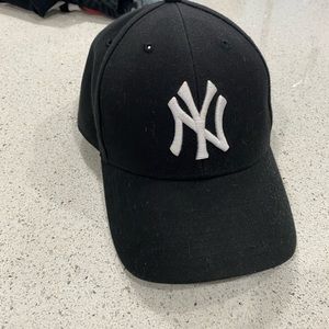 NEW YORK YANKEES HARD CAP BALL CAP